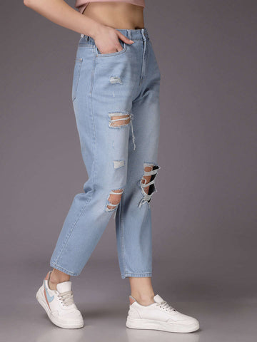 Shop Women Straight Fit Jeans Online.