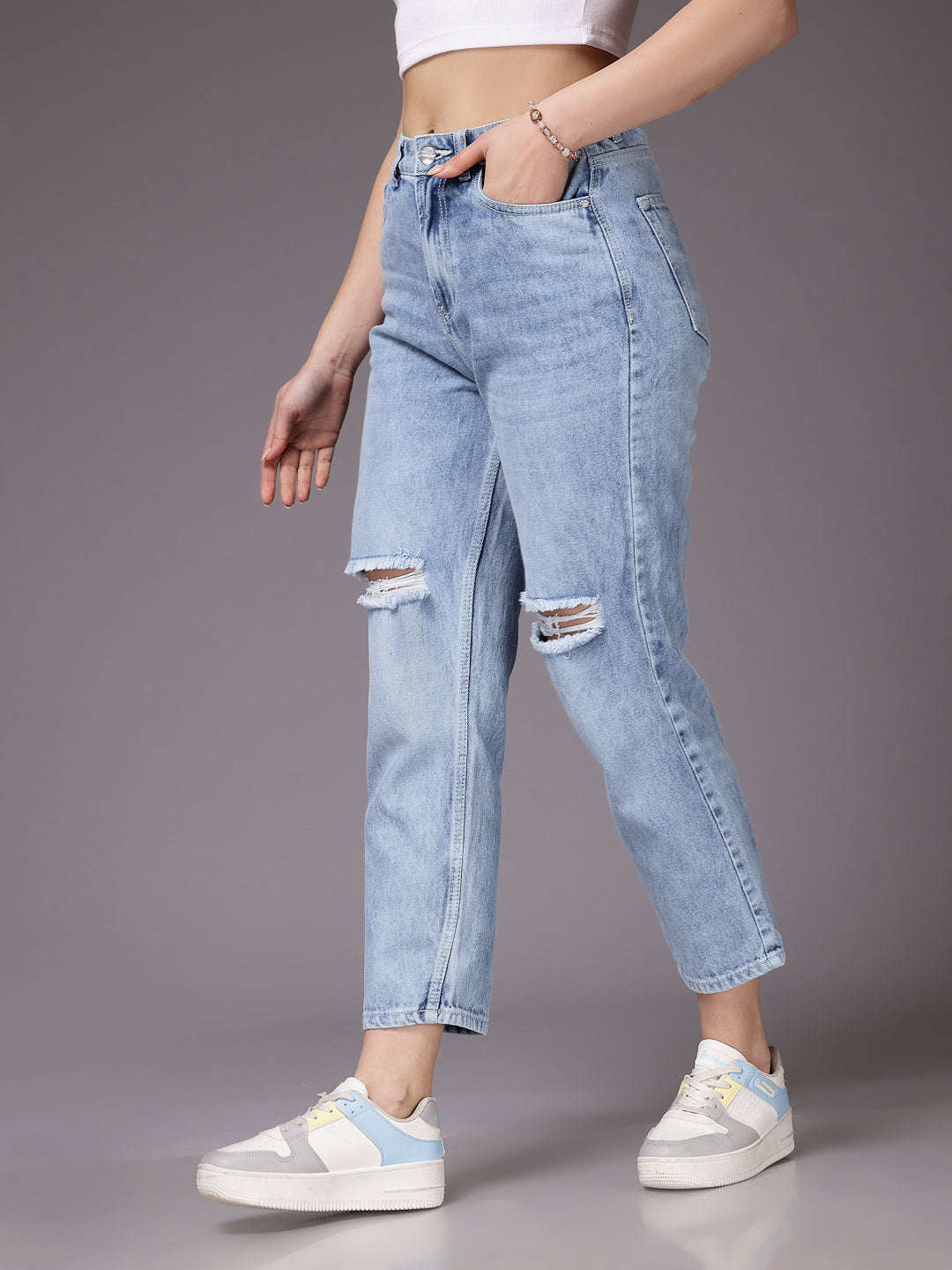 Shop Women Straight Fit Jeans Online.