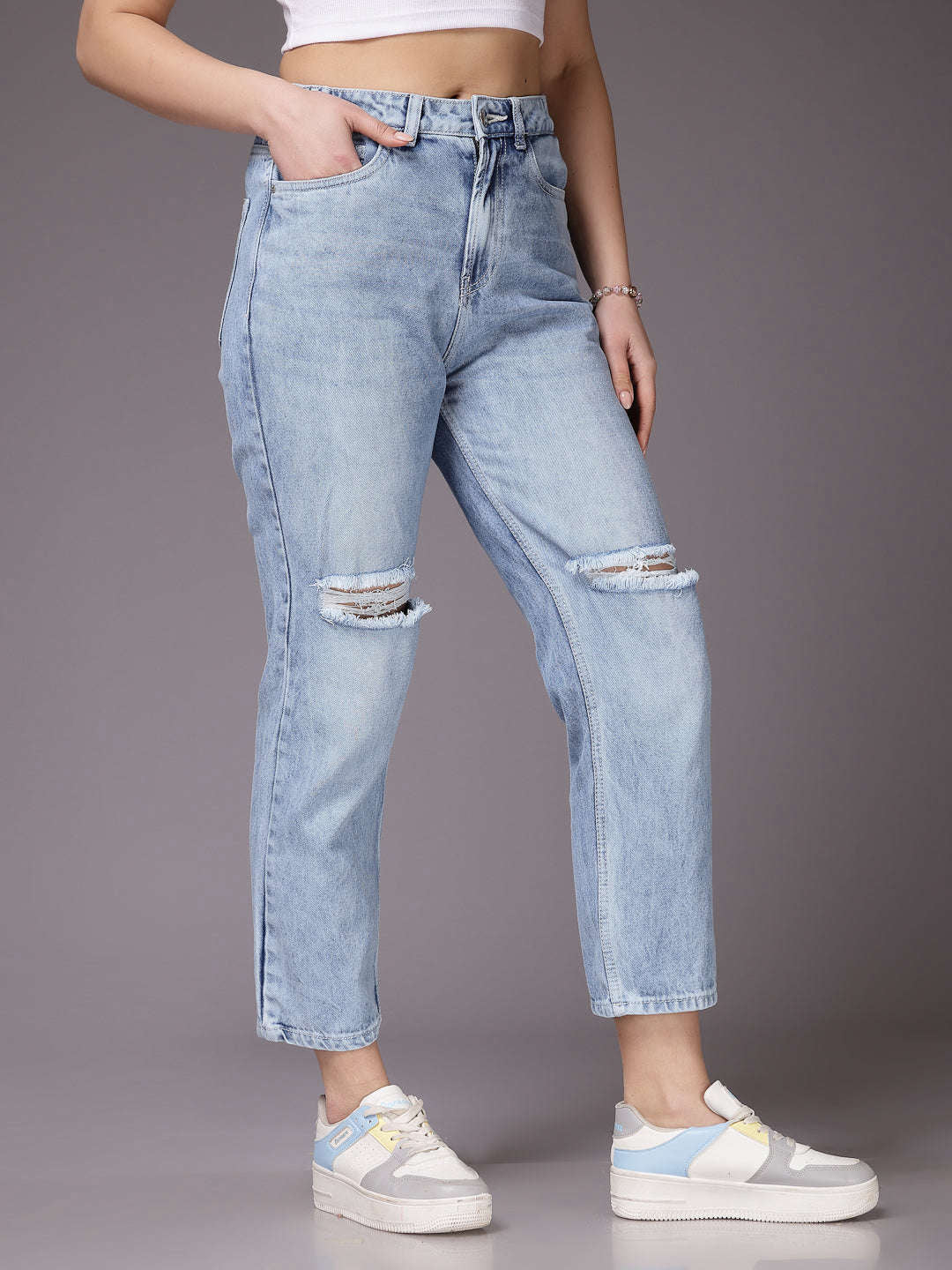 Shop Women Straight Fit Jeans Online.