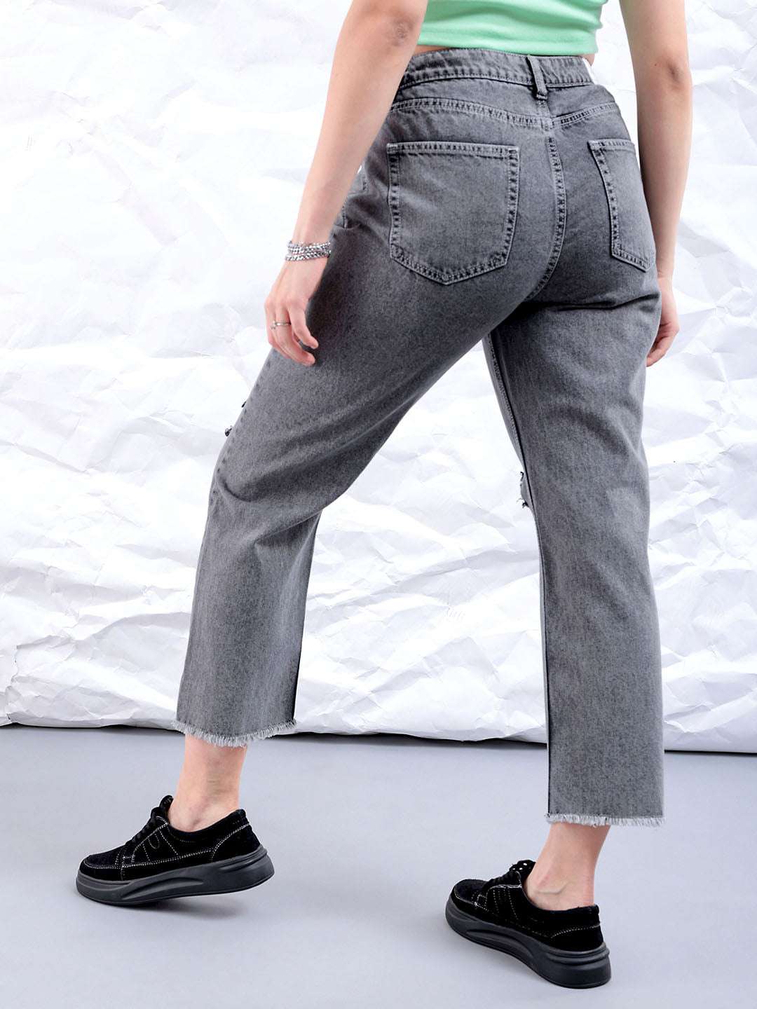 Shop Women Straight Fit Jeans Online.