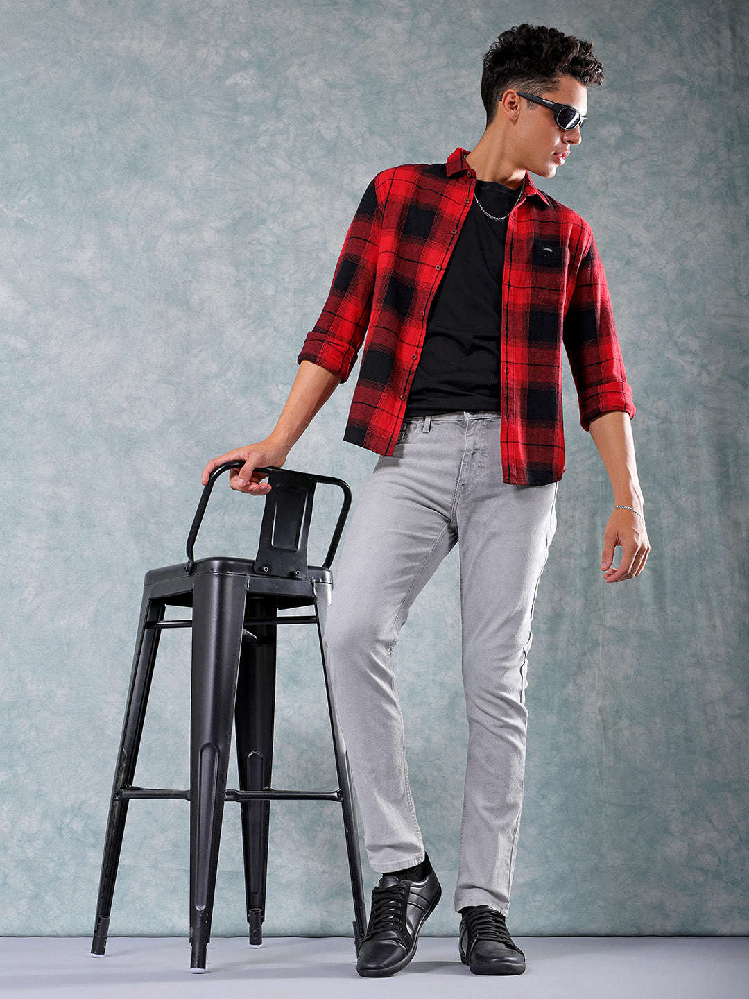 Shop Men Regular Jeans Online.