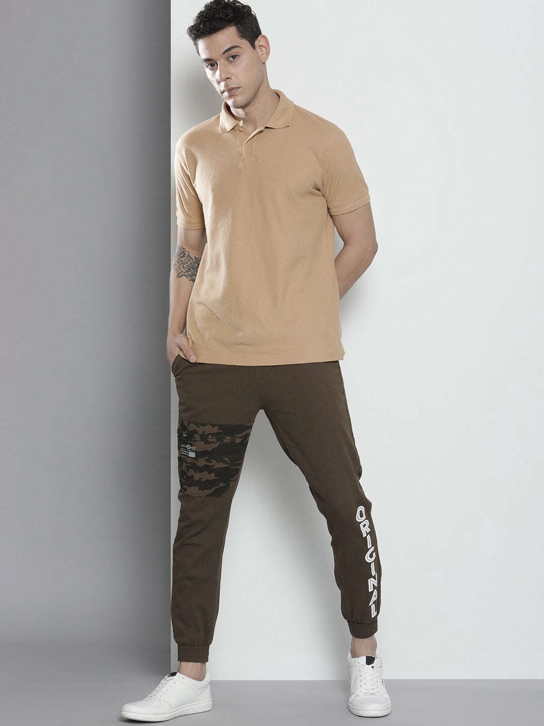 Shop Men Jogger Colorblock Online.