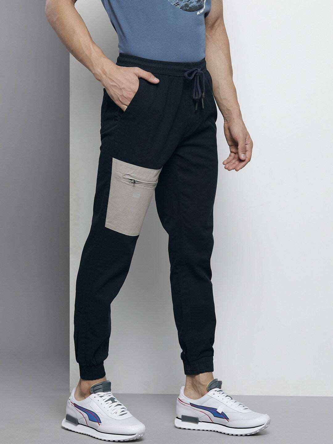 Shop Men Jogger Colorblock Online.