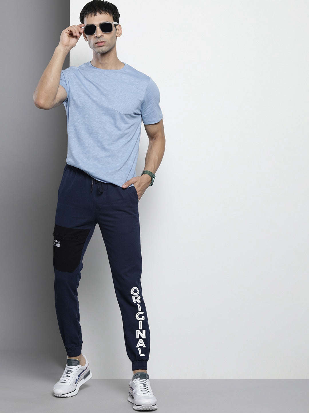 Shop Men Jogger Colorblock Online.