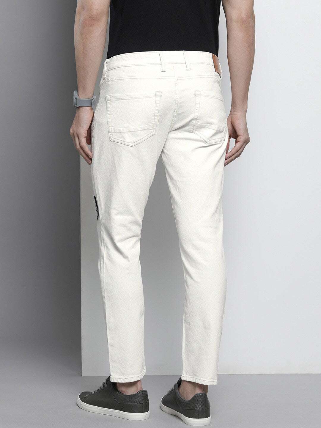 Shop Men Slim Fit Jeans Online.