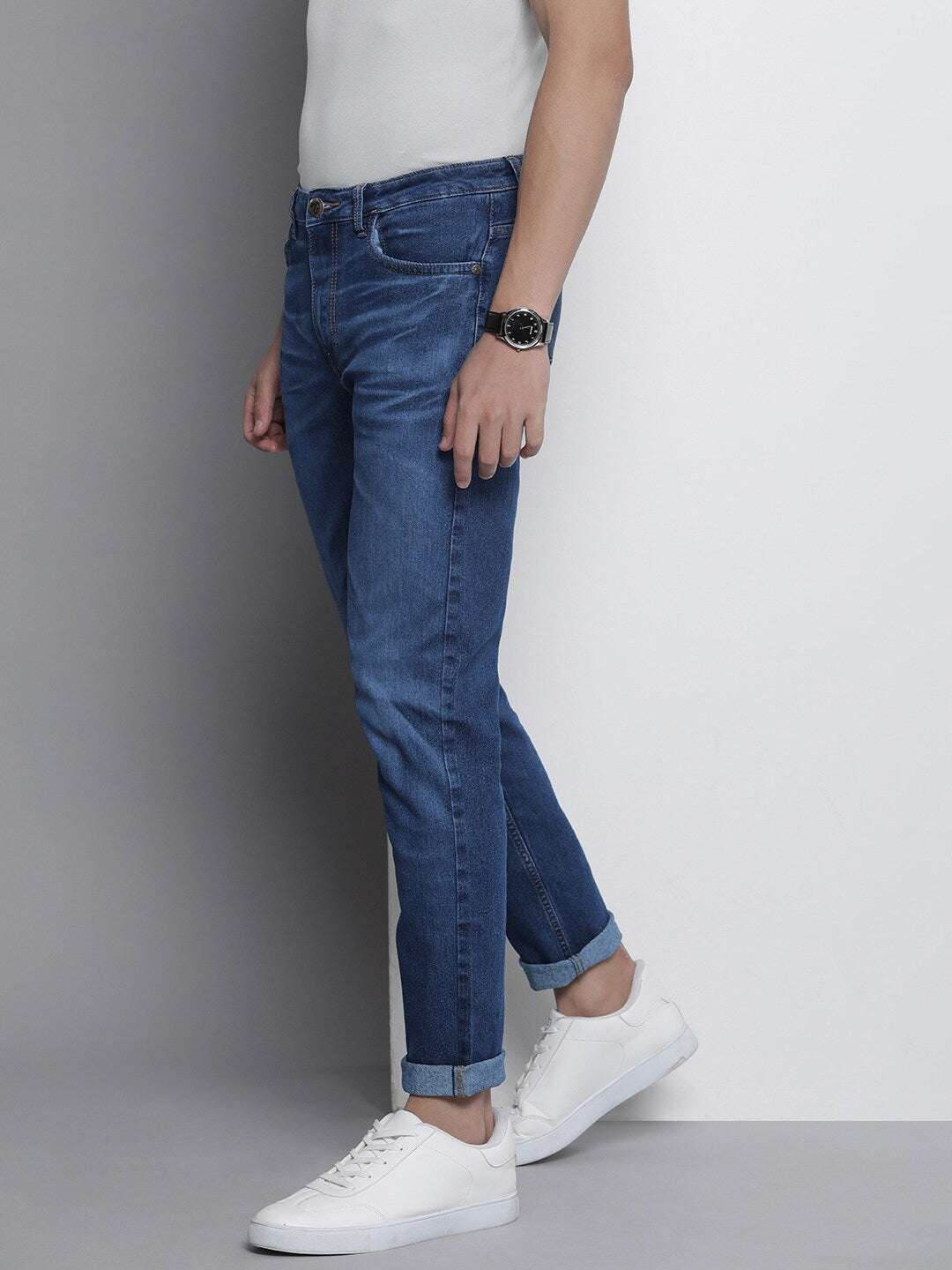 Shop Men Slim Fit Distressed Jeans Online.