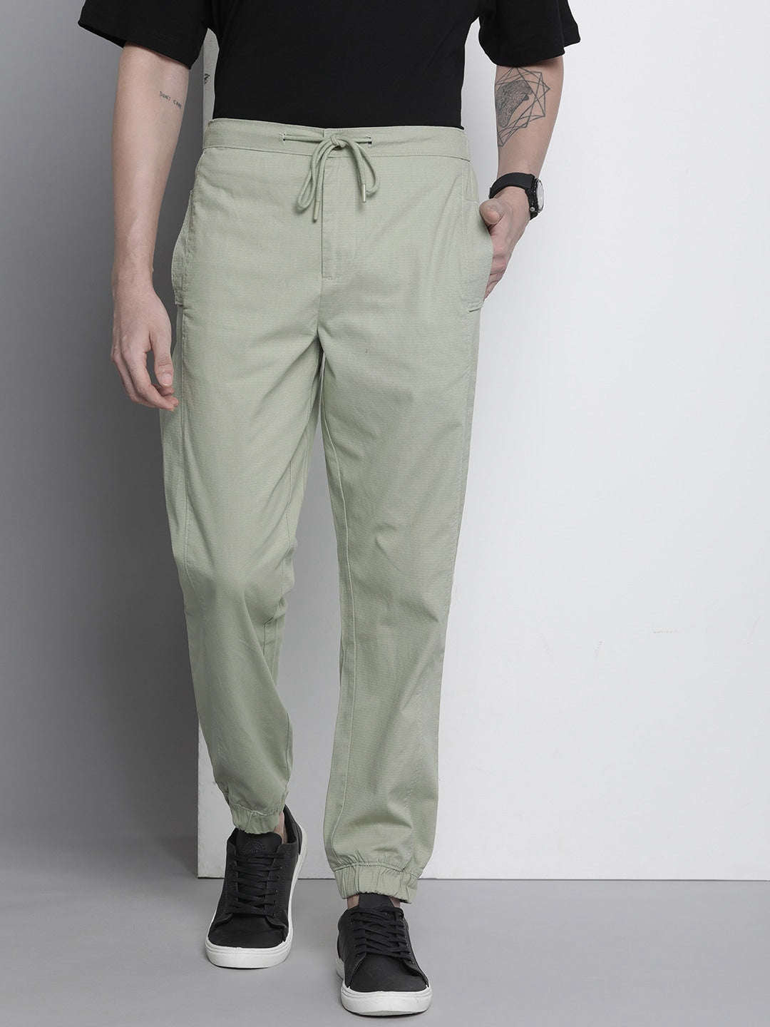 Shop Men Jogger Pant Online.