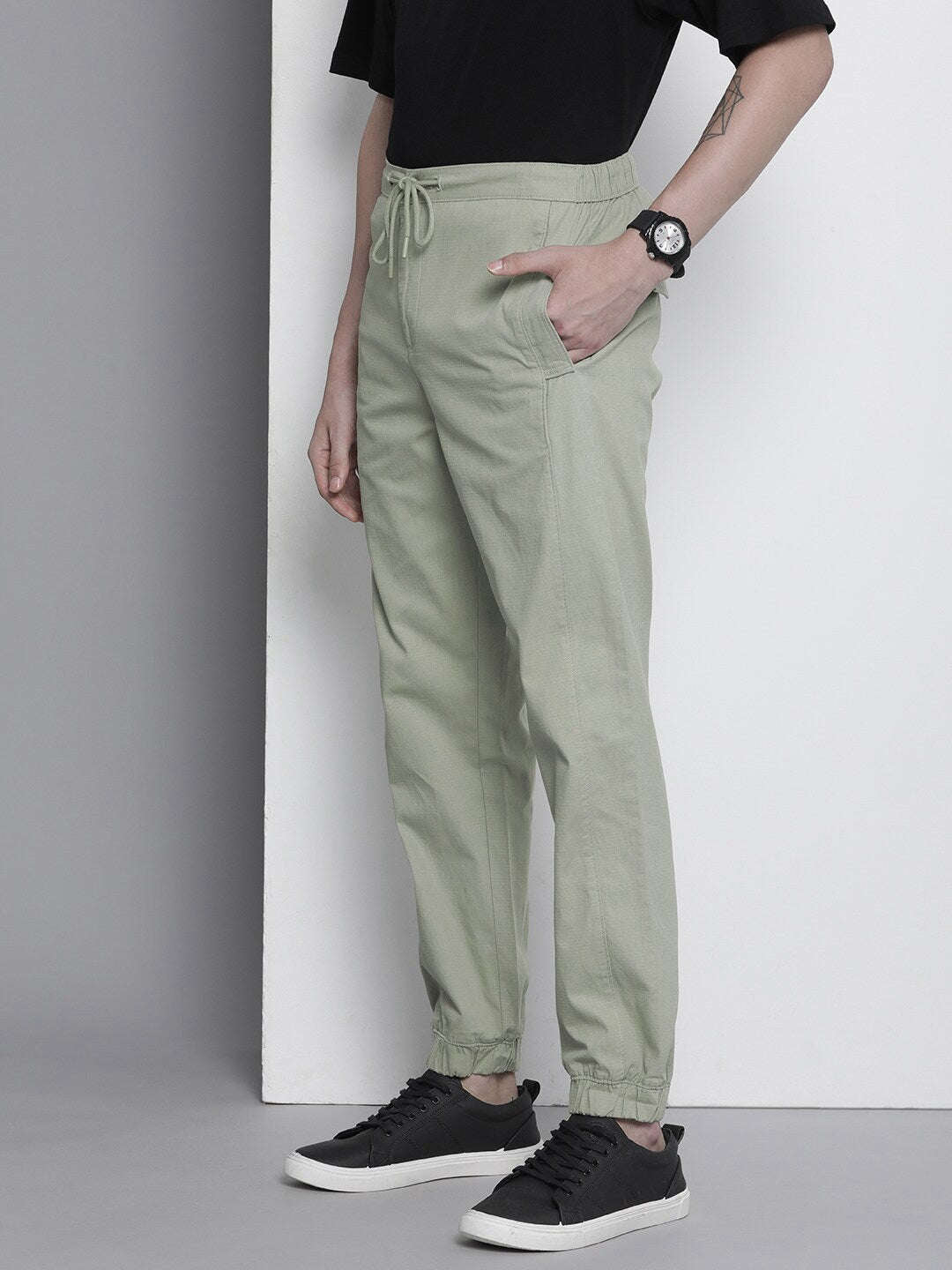 Shop Men Jogger Pant Online.