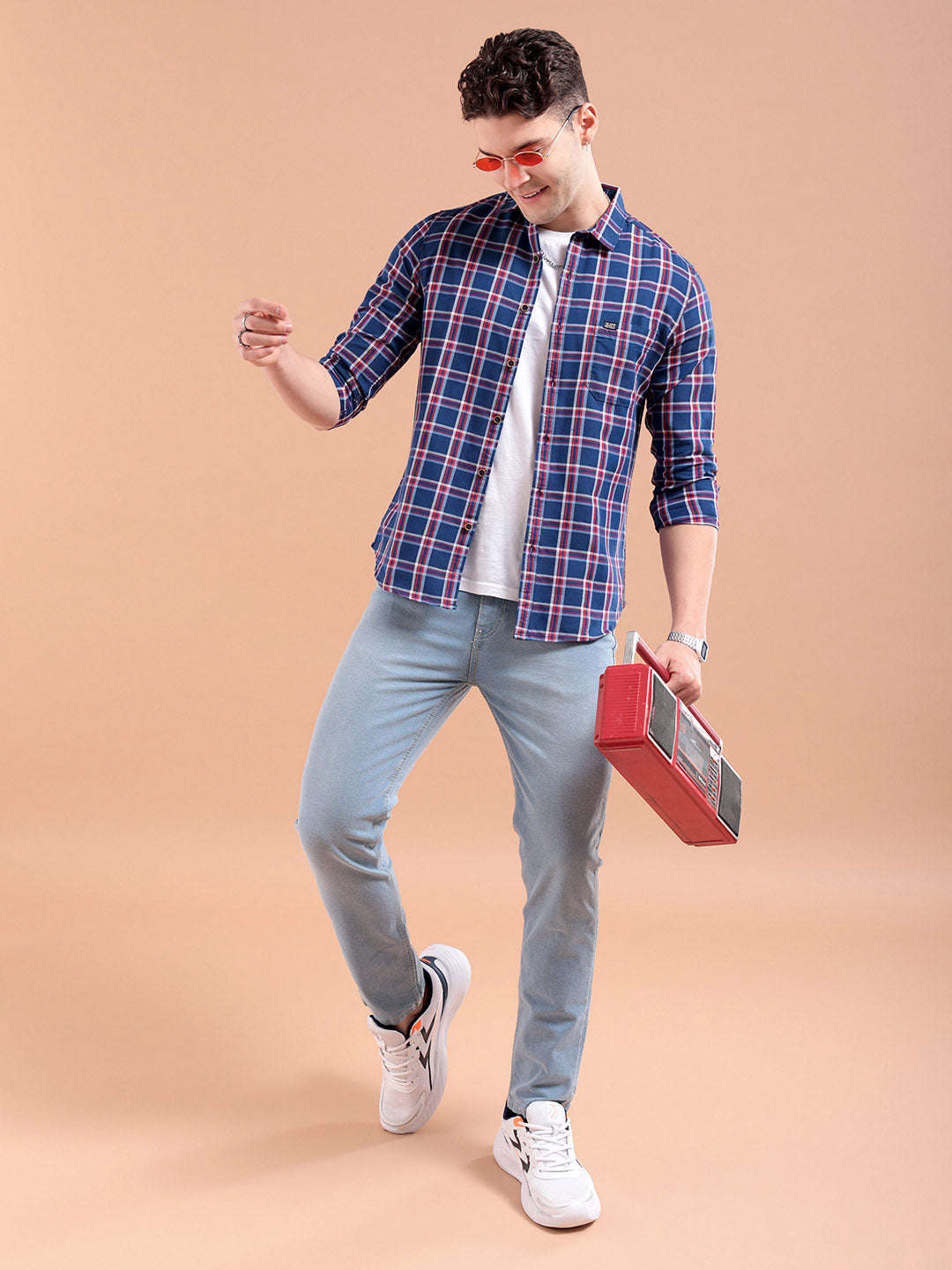 Shop Men Checked Casual Shirt Online.