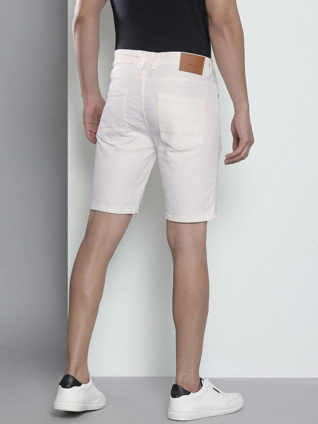 Shop Men Contrast Patch Shorts Online.