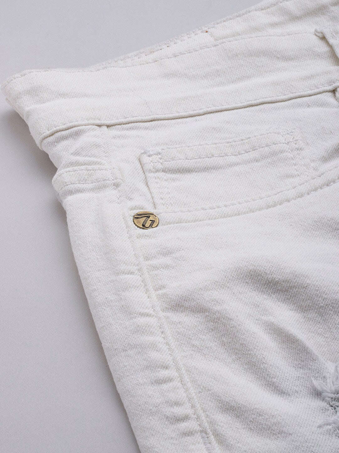 Shop Men Contrast Patch Shorts Online.