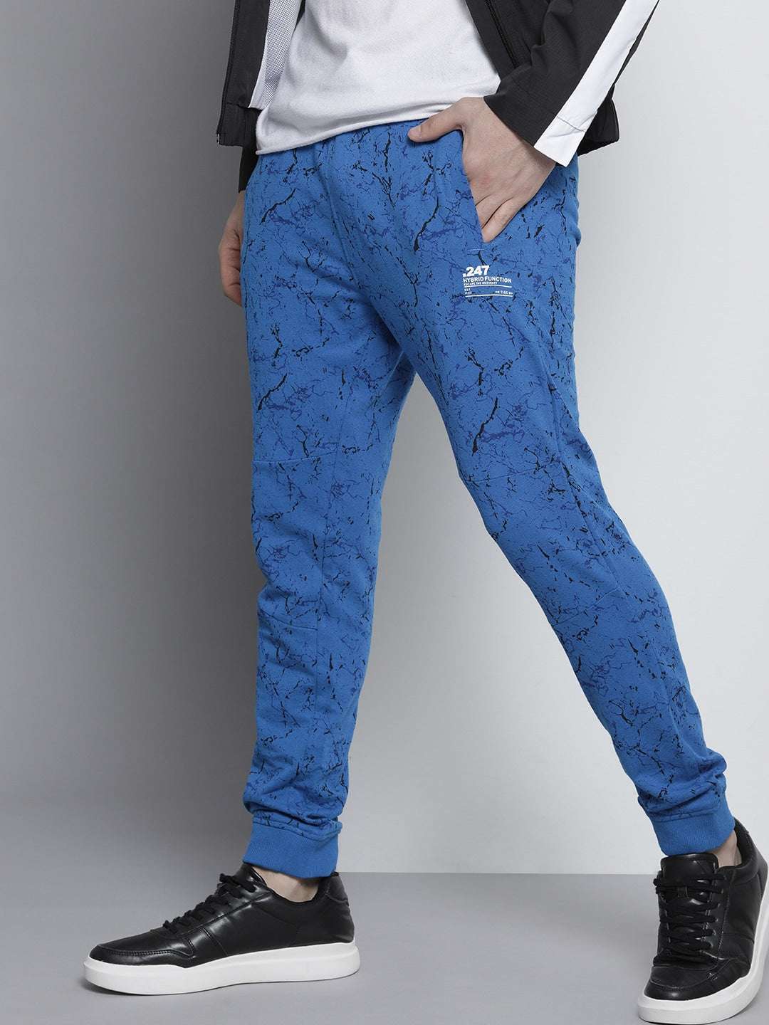 Shop Men Joggers Pant Online.