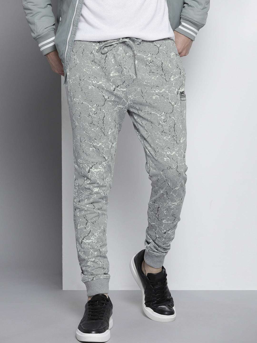 Shop Men Joggers Pant Online.