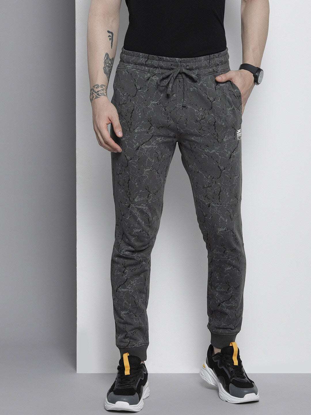 Shop Men Joggers Pant Online.