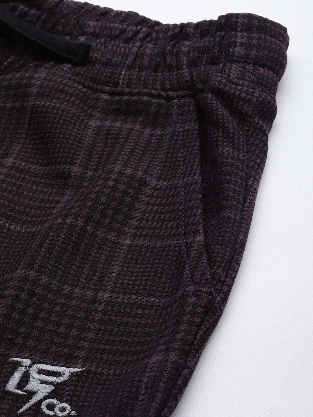 Shop Men Jogger Checkered Online.