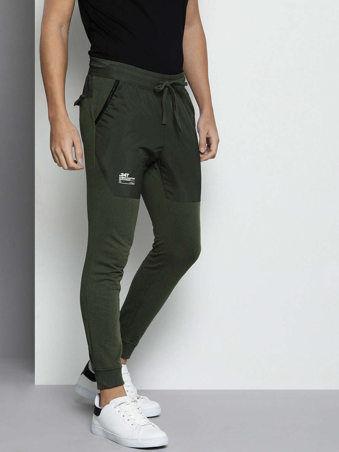 Shop Men Athleisure Jogger Online.