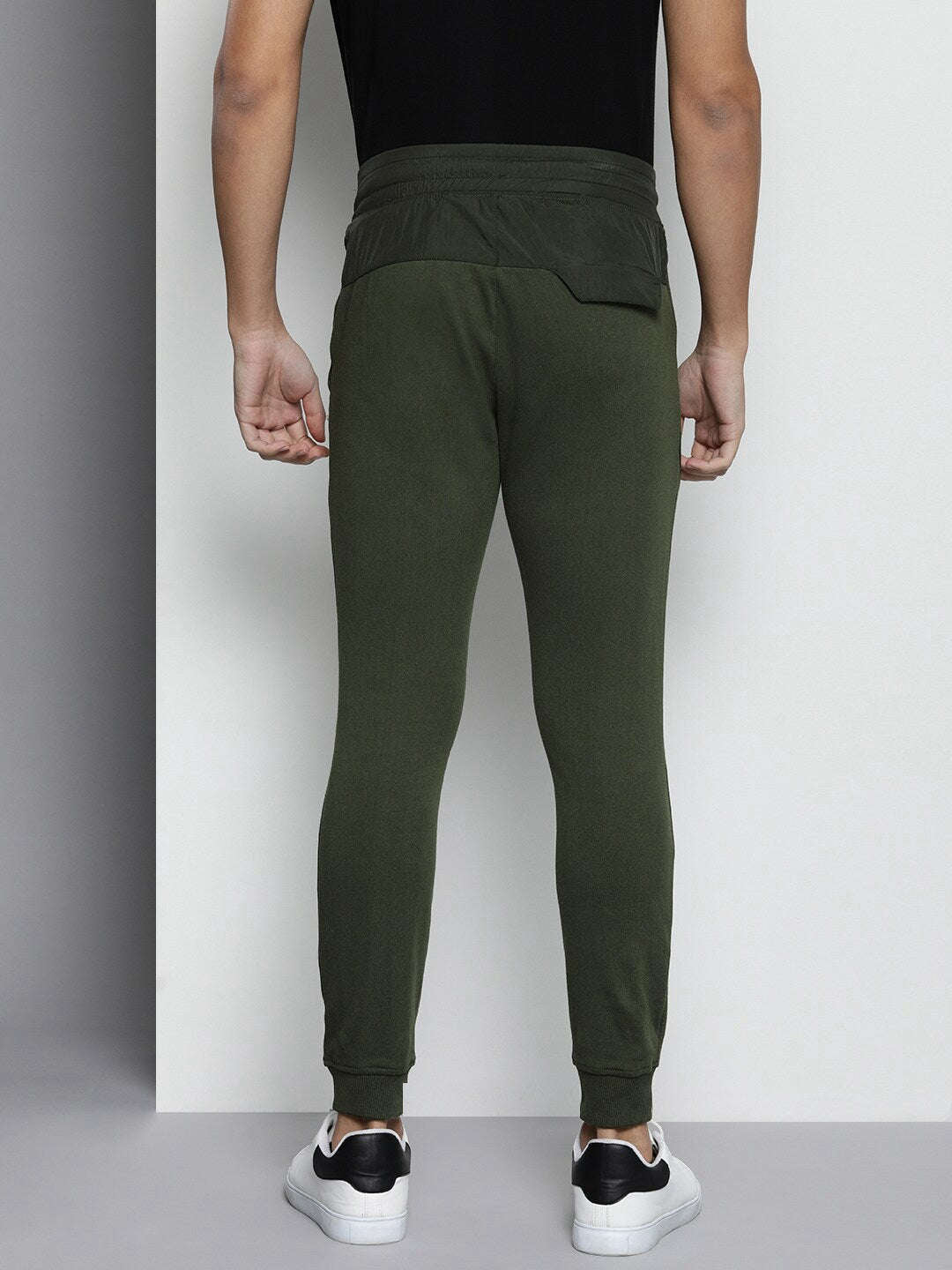 Shop Men Athleisure Jogger Online.