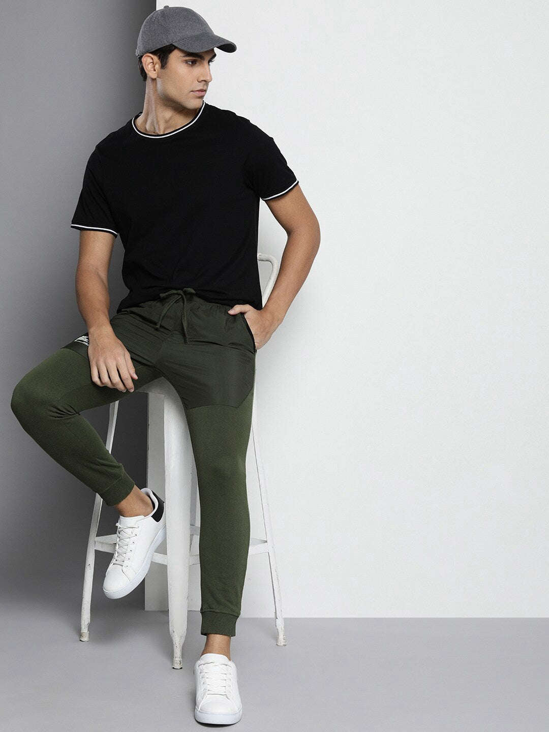 Shop Men Athleisure Jogger Online.