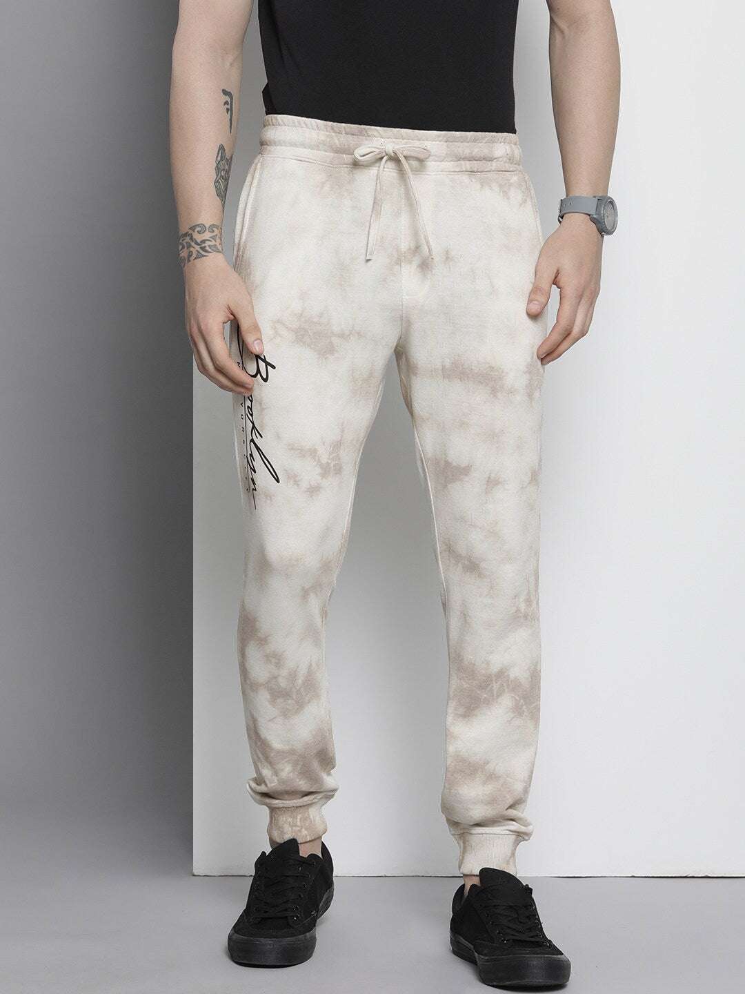 Shop Men Jogger Tie-Dye Online.