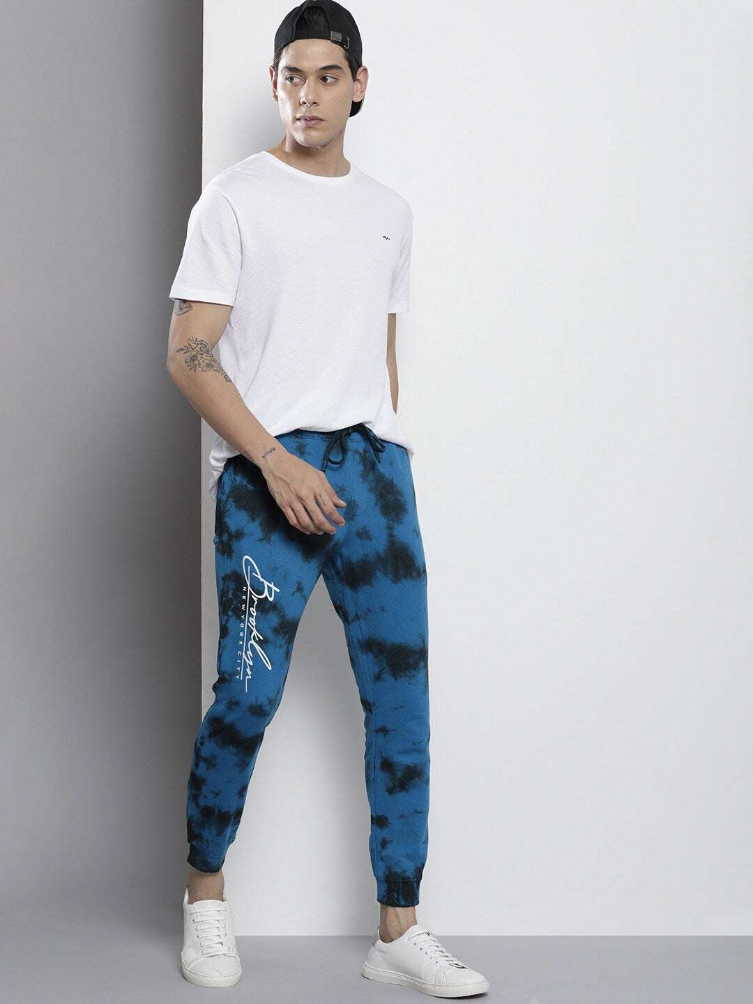 Shop Men Jogger Tie-Dye Online.