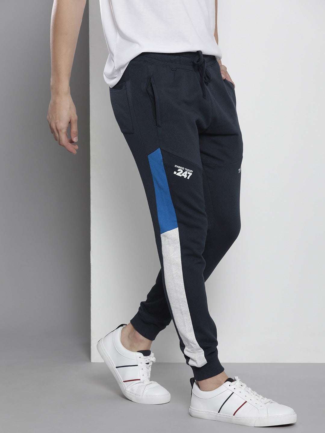 Shop Men Joggers Pant Online.