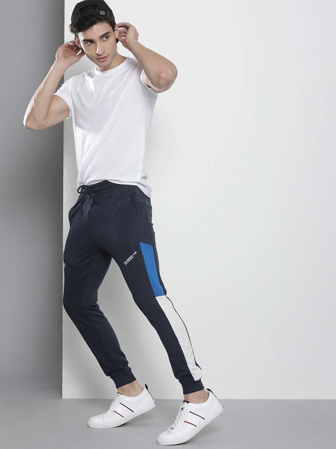 Shop Men Joggers Pant Online.