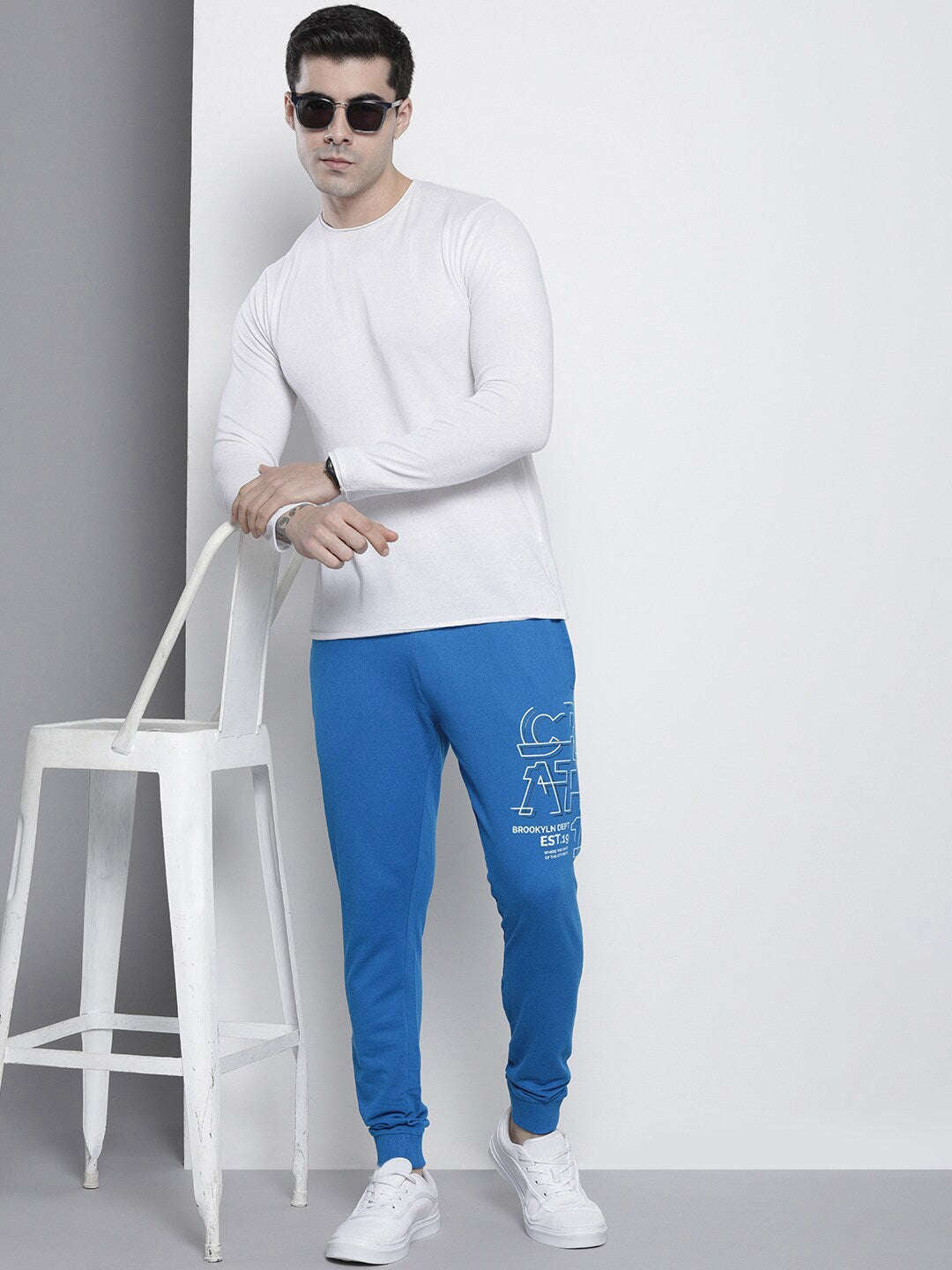 Shop Men Jogger Online.