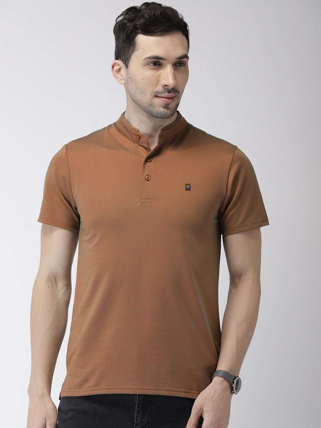 Shop The Indian Garage Co Men Orange & Green Solid Slim Fit Mandarin Collar T-Shirt Online.