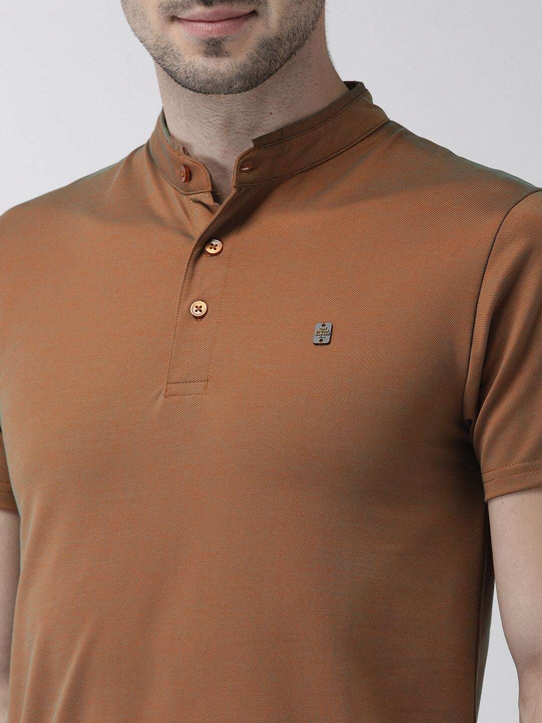 Shop The Indian Garage Co Men Orange & Green Solid Slim Fit Mandarin Collar T-Shirt Online.