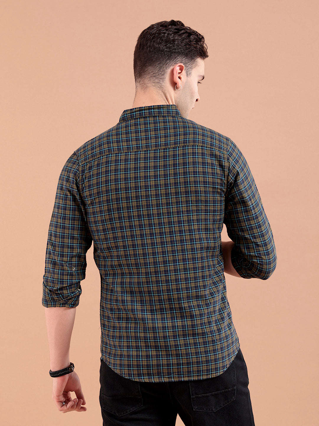 Shop Men Checked Casual Shirt Online.