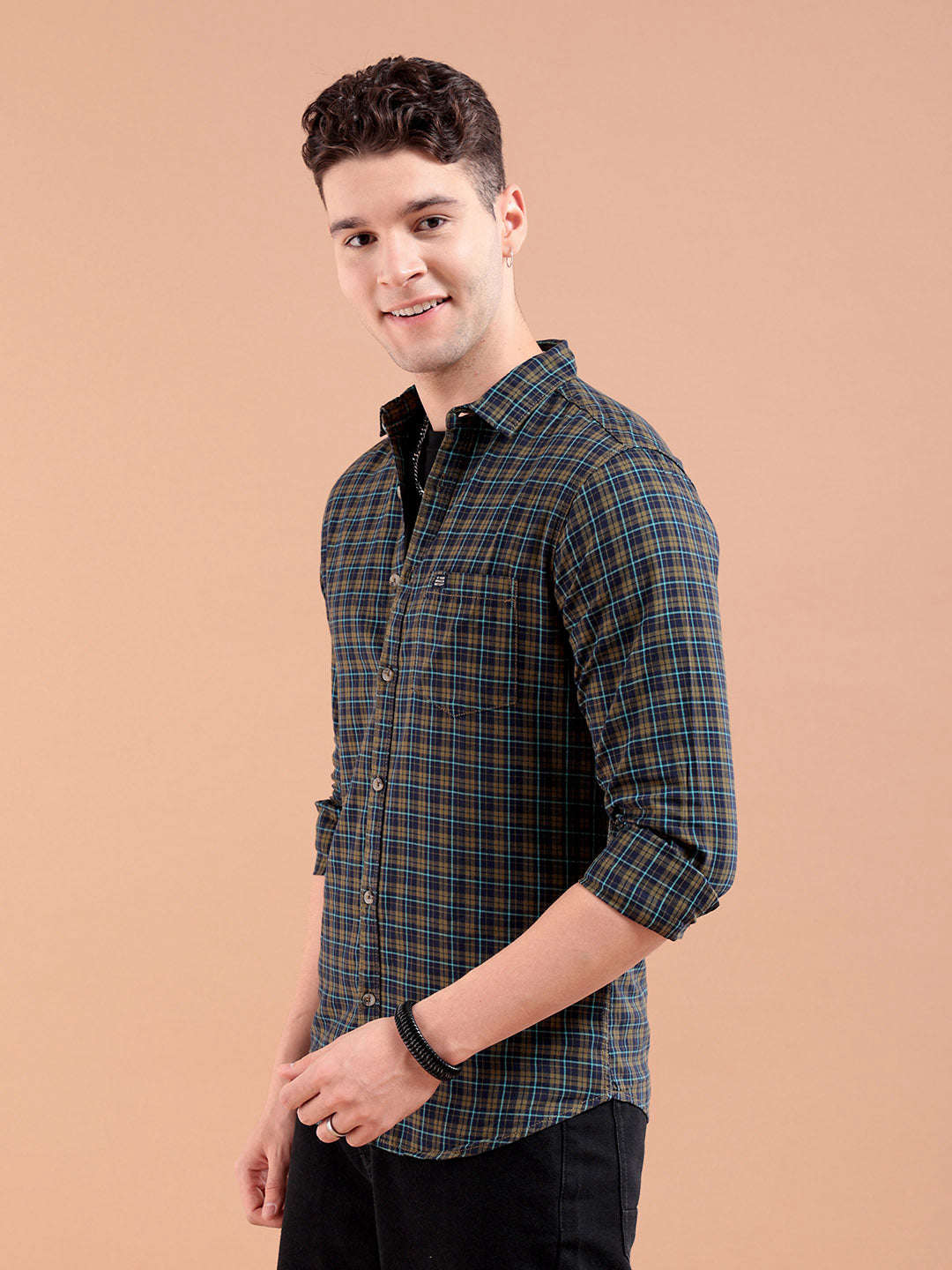 Shop Men Checked Casual Shirt Online.