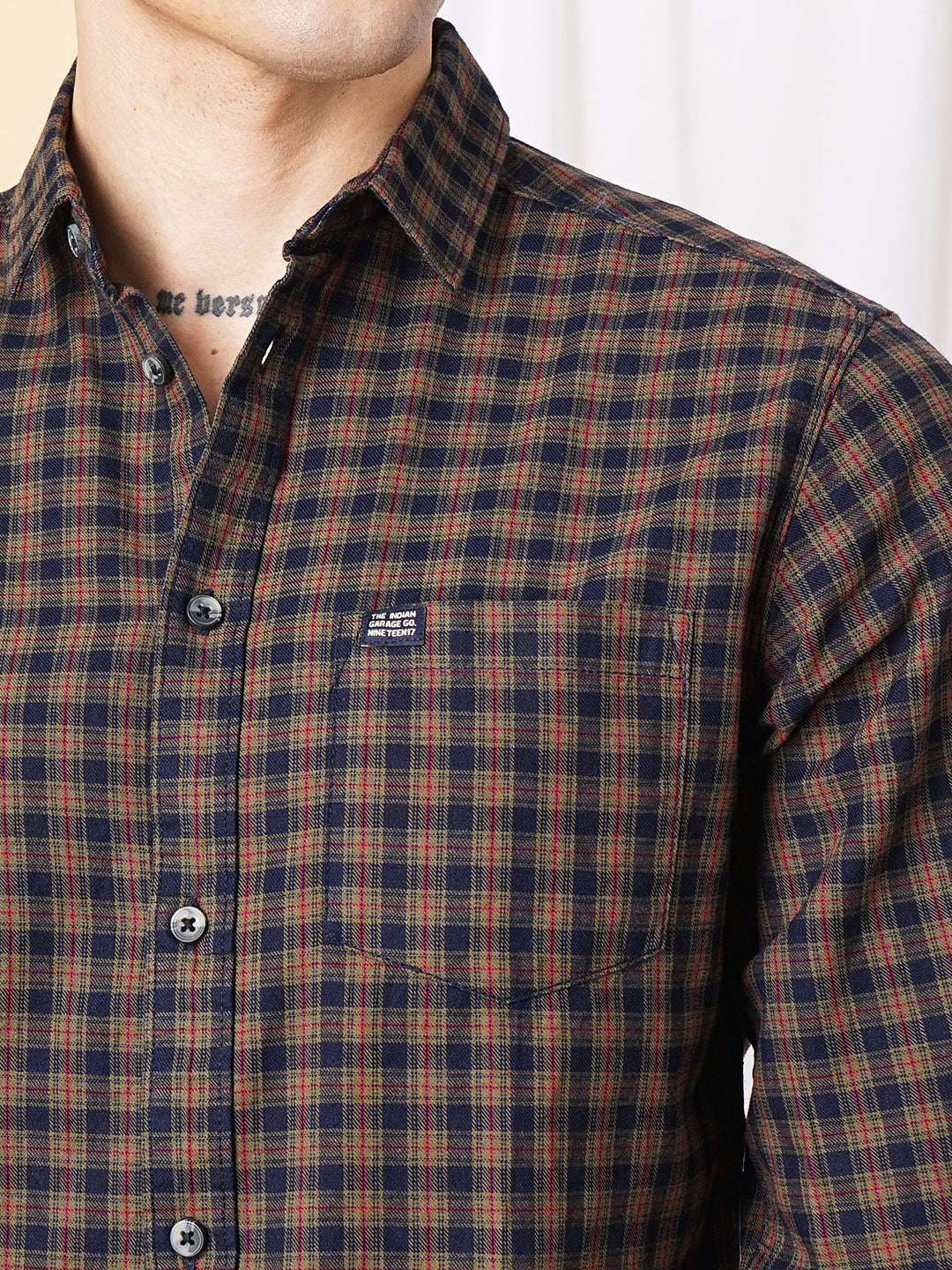 Shop Men Checked Casual Shirt Online.