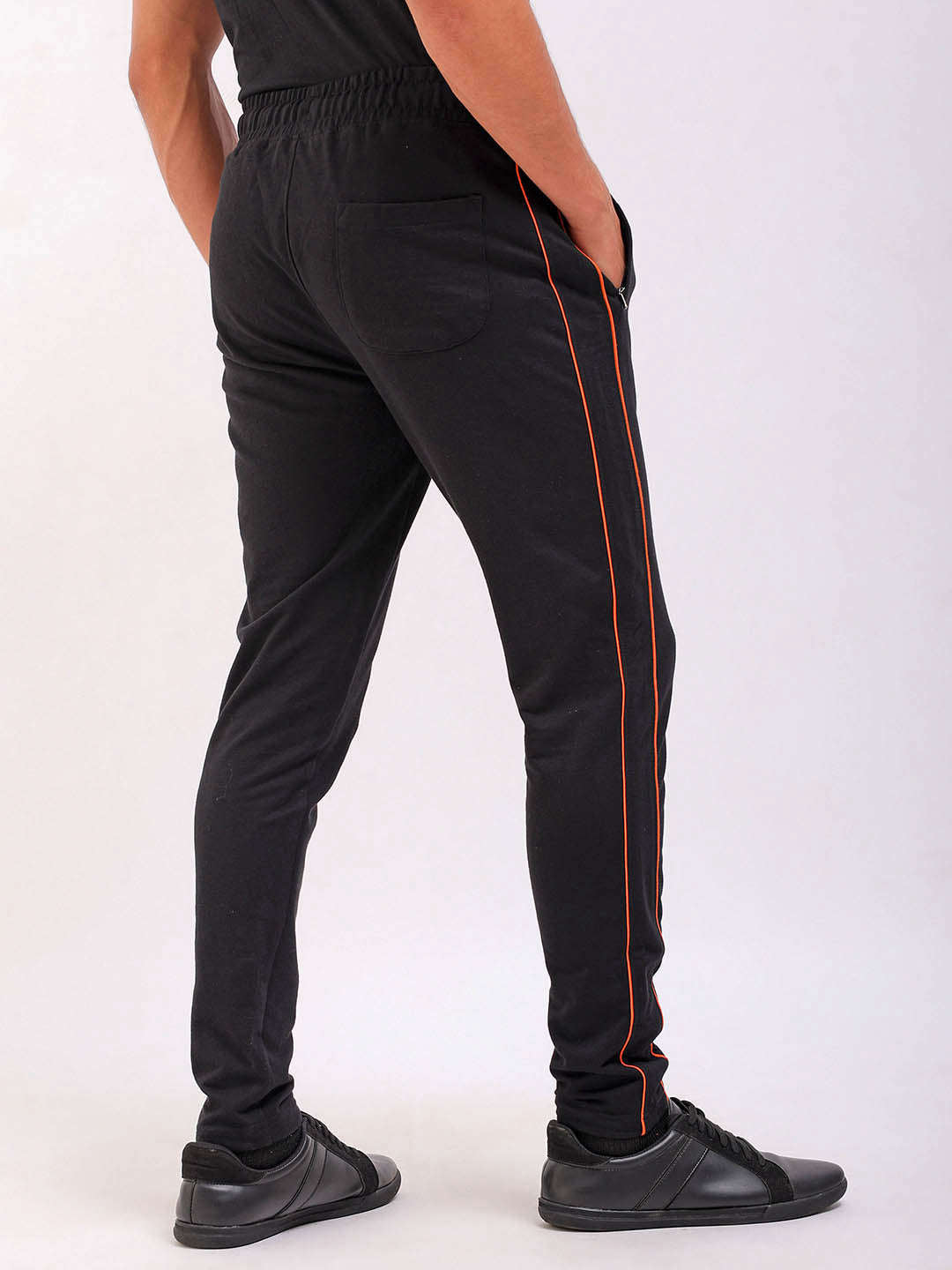 Shop Men Jogger Pant Online.