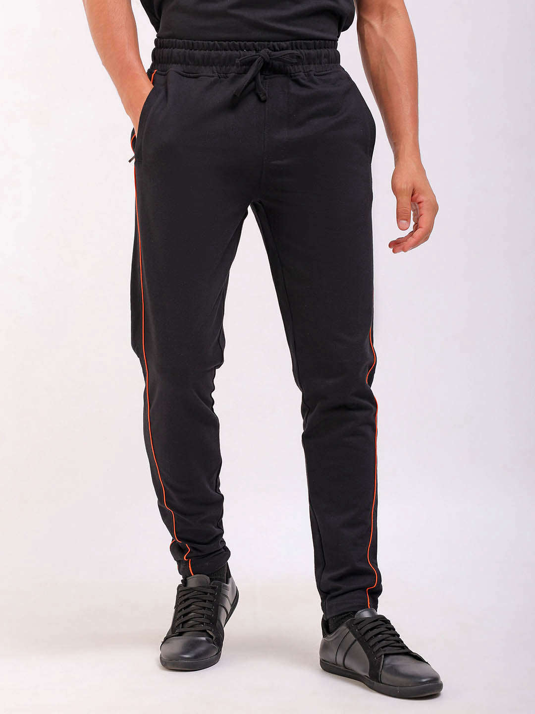 Shop Men Jogger Pant Online.