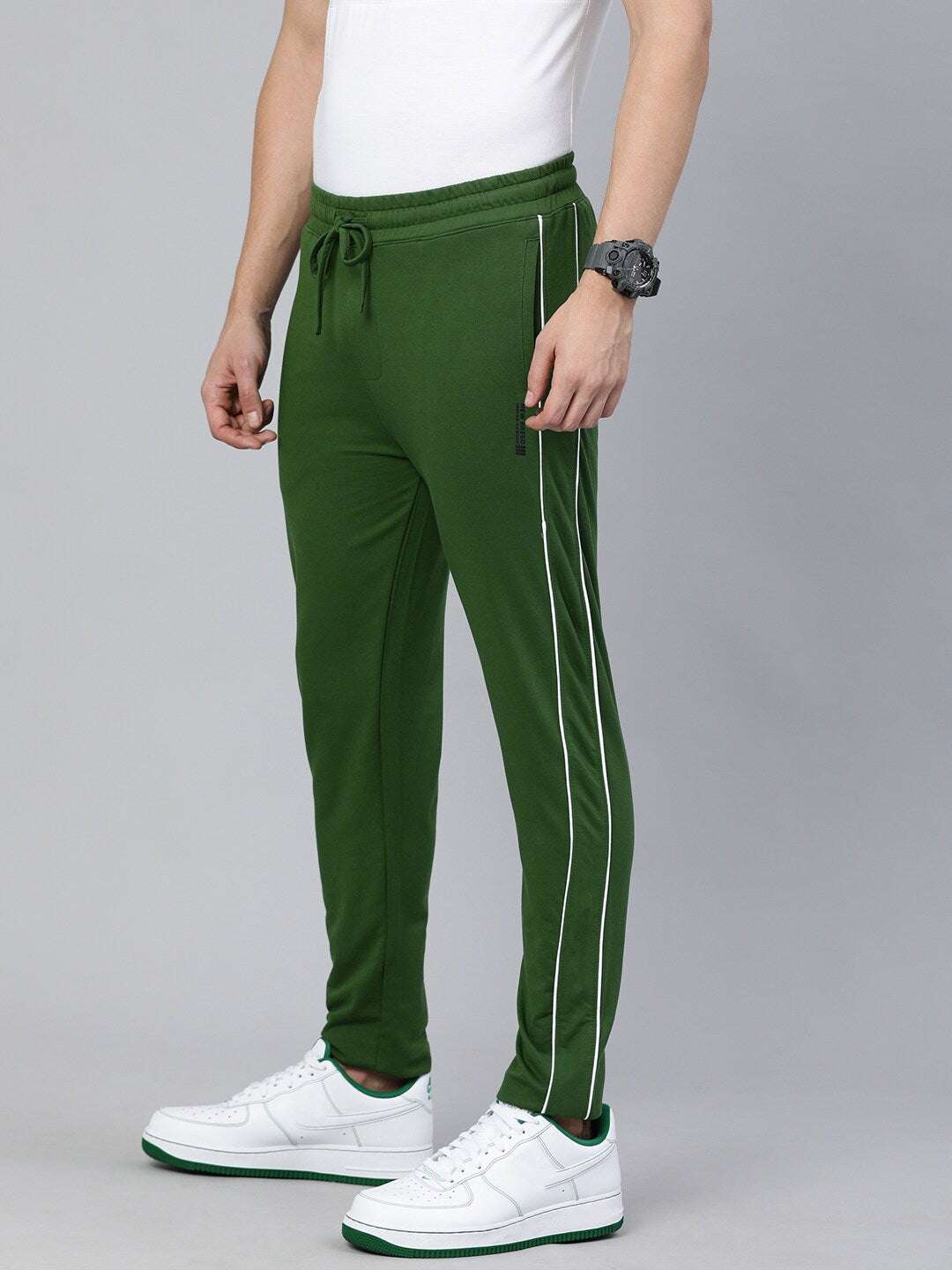 Shop Men Jogger Pant Online.