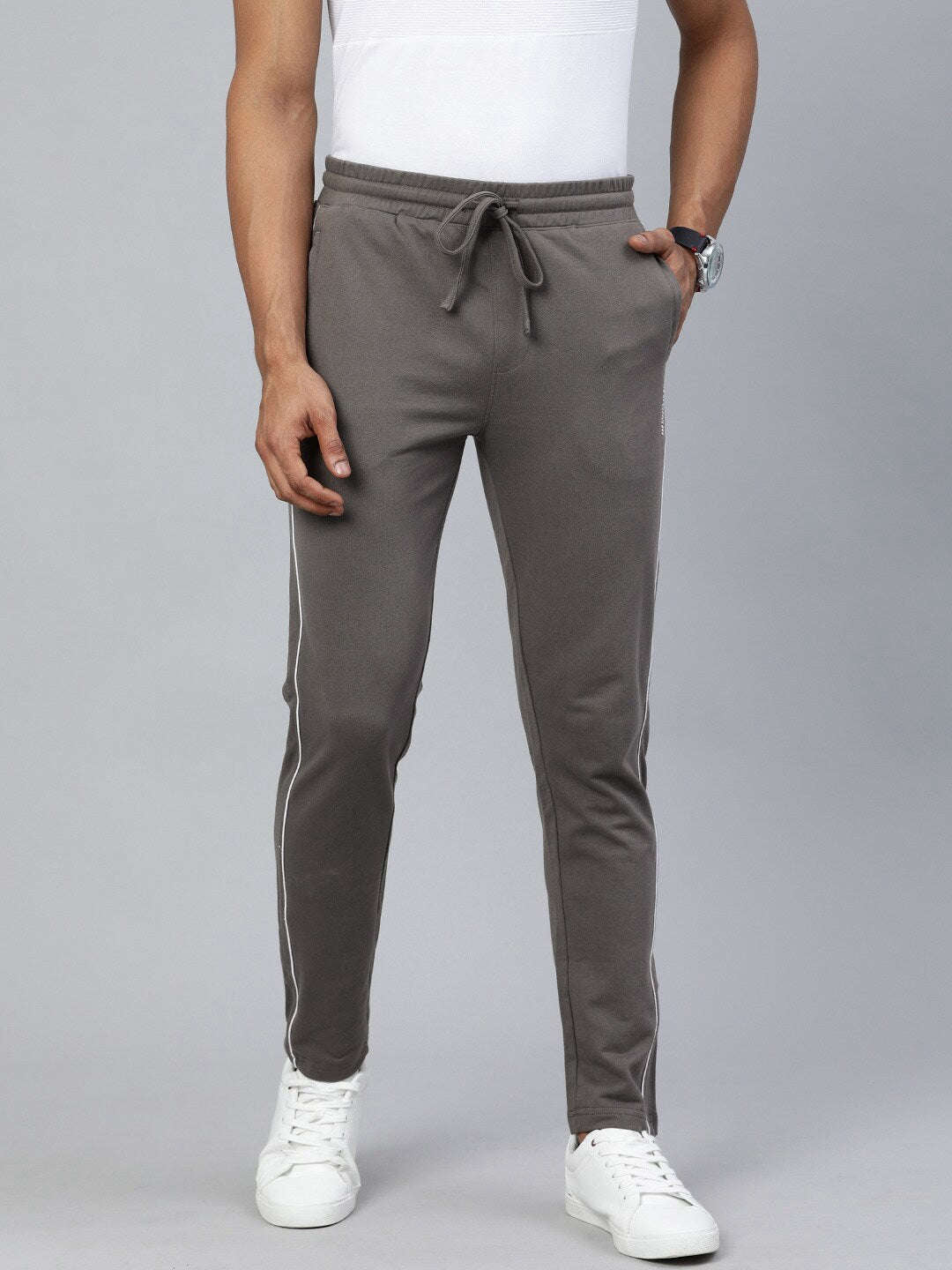 Shop Men Jogger Pant Online.