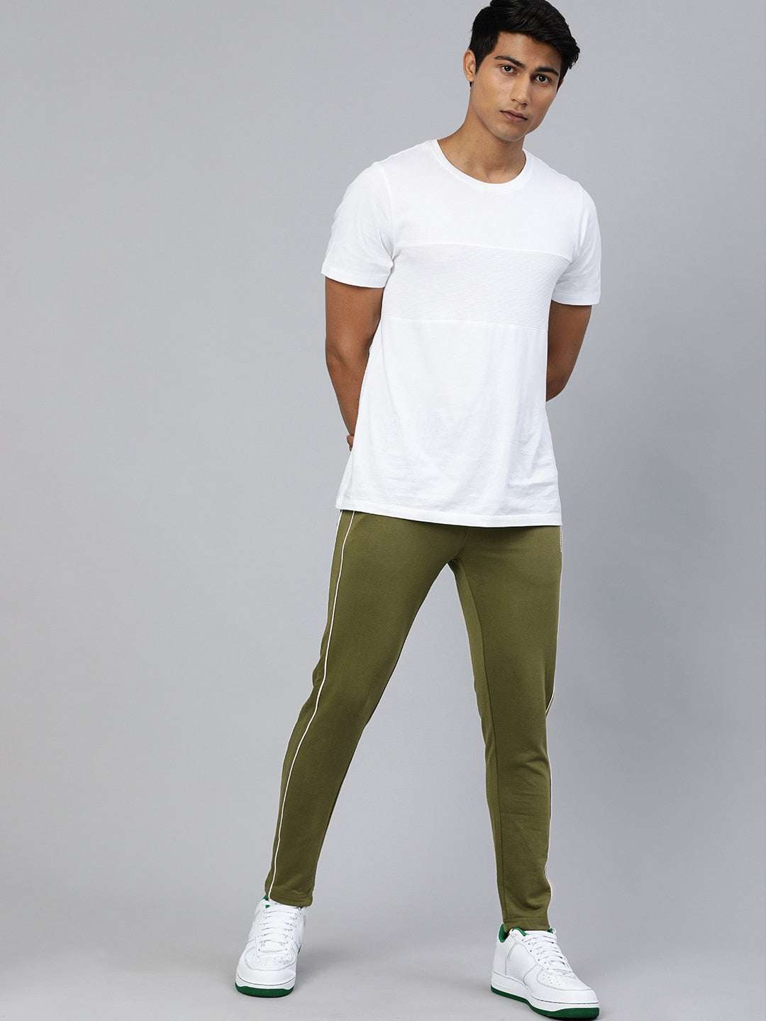 Shop Men Jogger Pant Online.