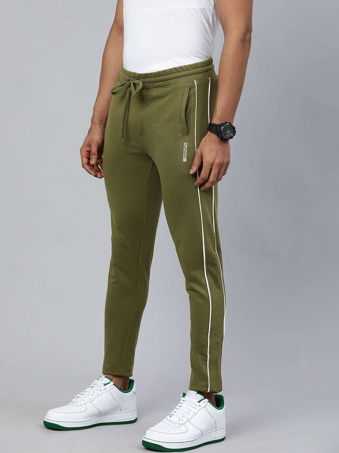 Shop Men Jogger Pant Online.