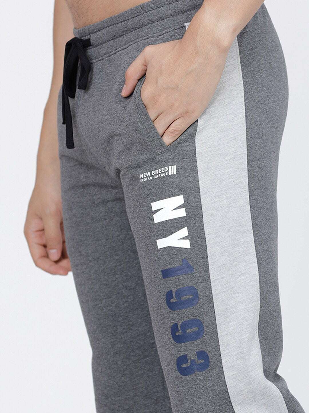 Shop Men Joggers Pant Online.