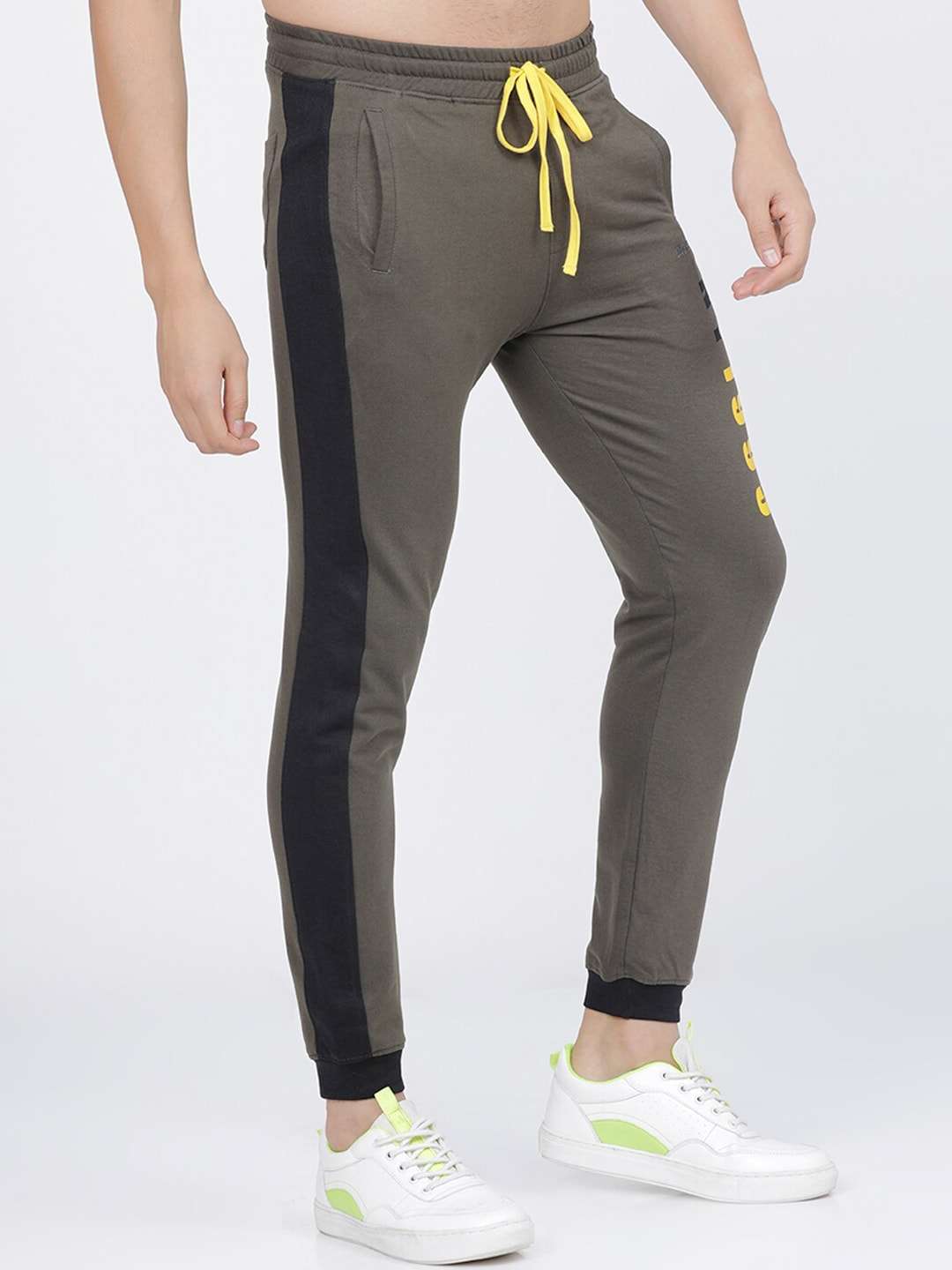 Shop Men Joggers Pant Online.