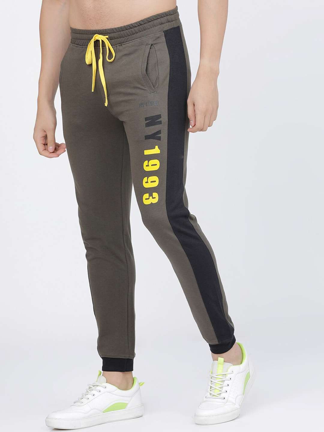 Shop Men Joggers Pant Online.