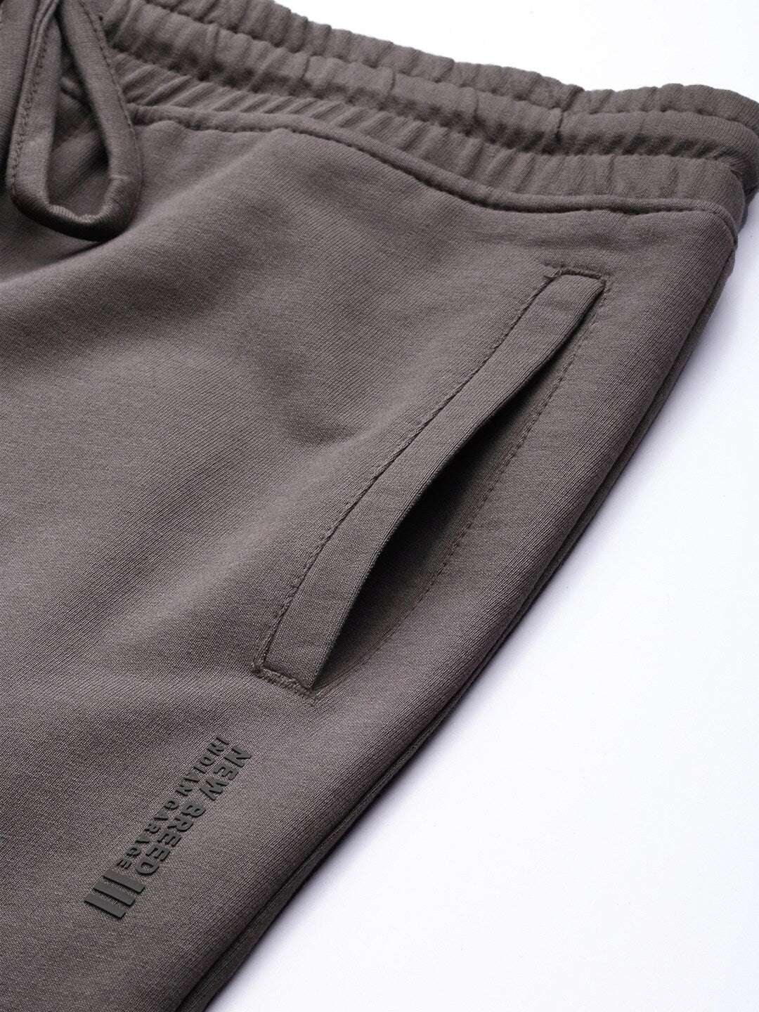 Shop Men Joggers Pant Online.