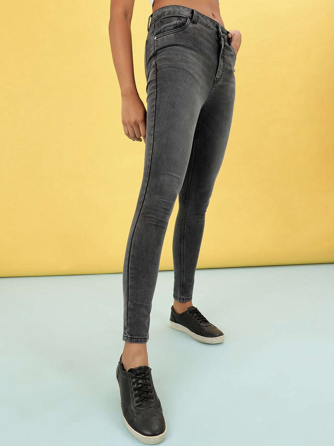 Shop Women Casual Skinny Fit Jeans Online.