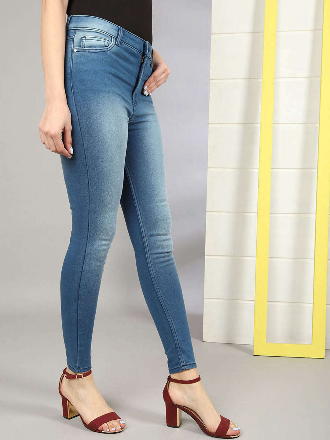 Shop Women Casual Skinny Fit Jeans Online.