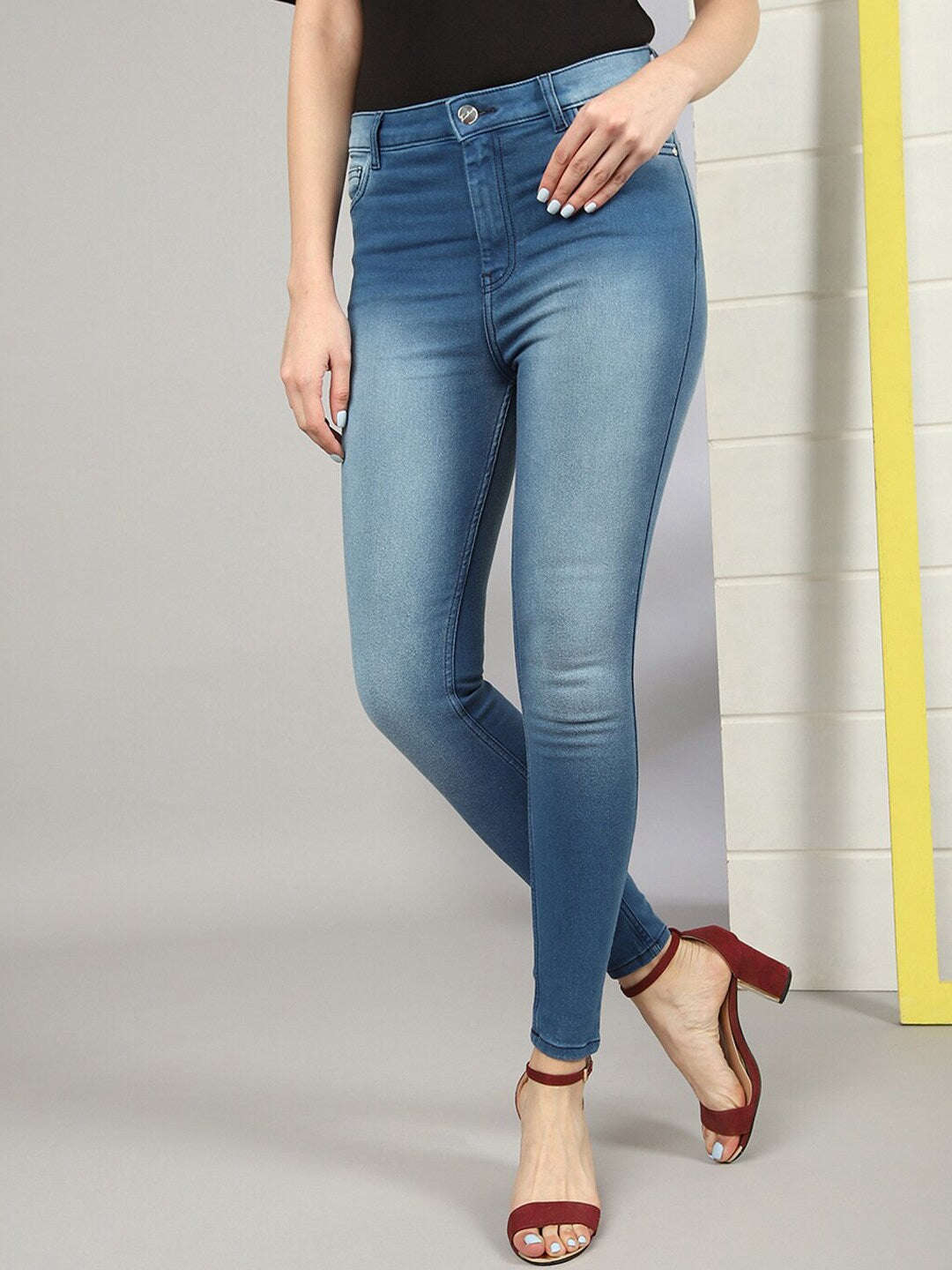 Shop Women Casual Skinny Fit Jeans Online.