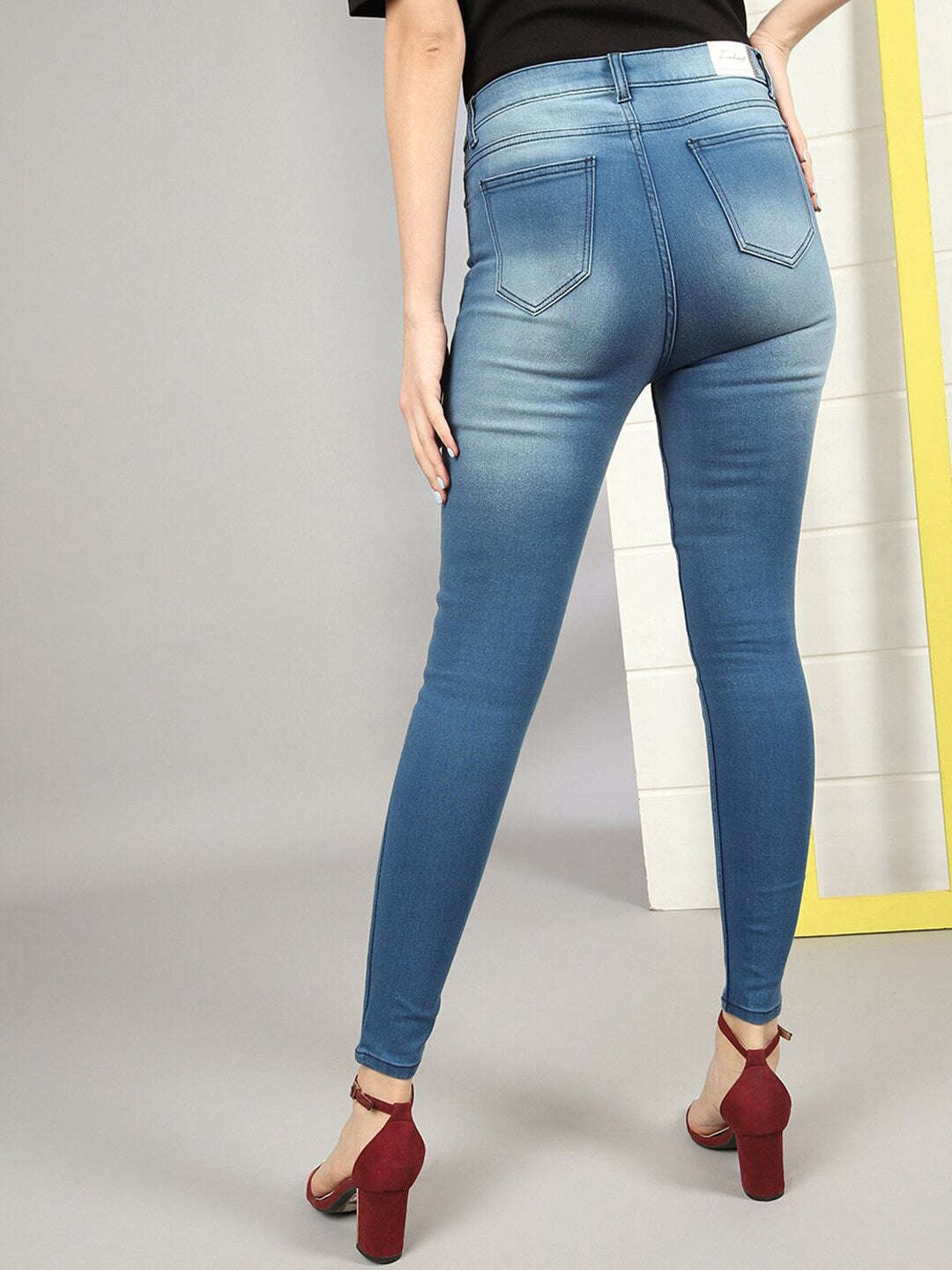 Shop Women Casual Skinny Fit Jeans Online.