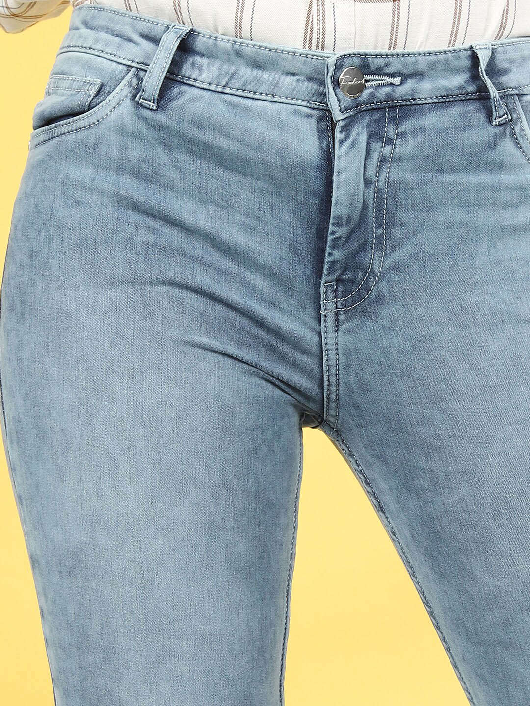 Shop Women Casual Skinny Fit Jeans Online.