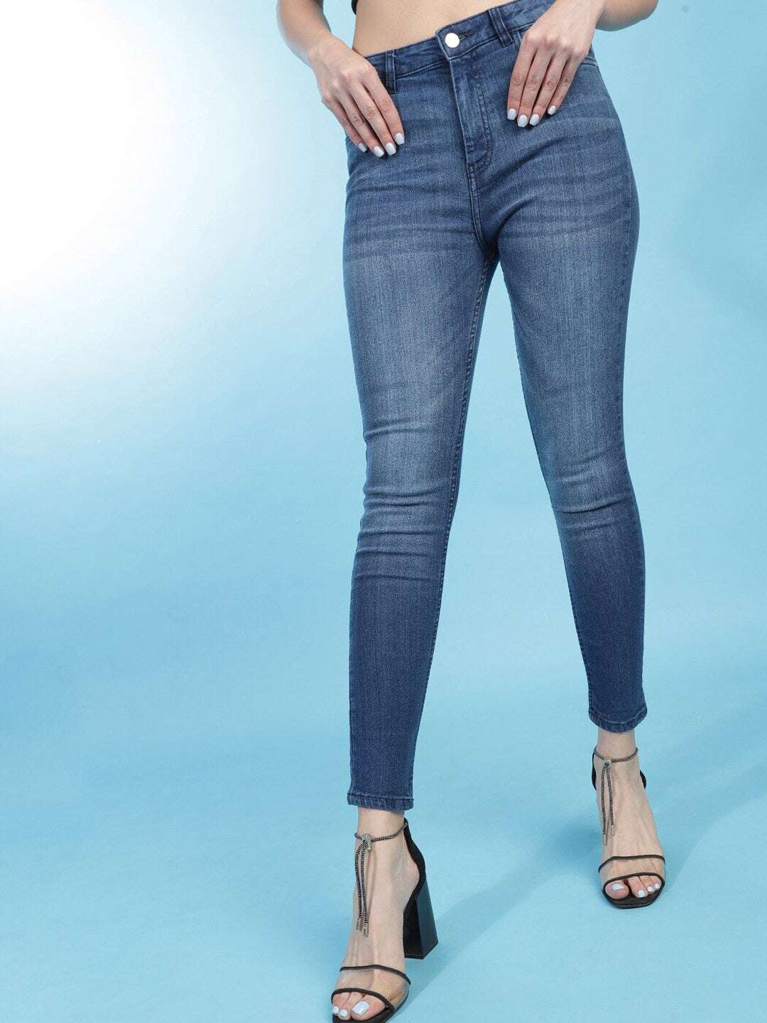 Shop Women Casual Slim-Fit High-Rise Jeans Online.