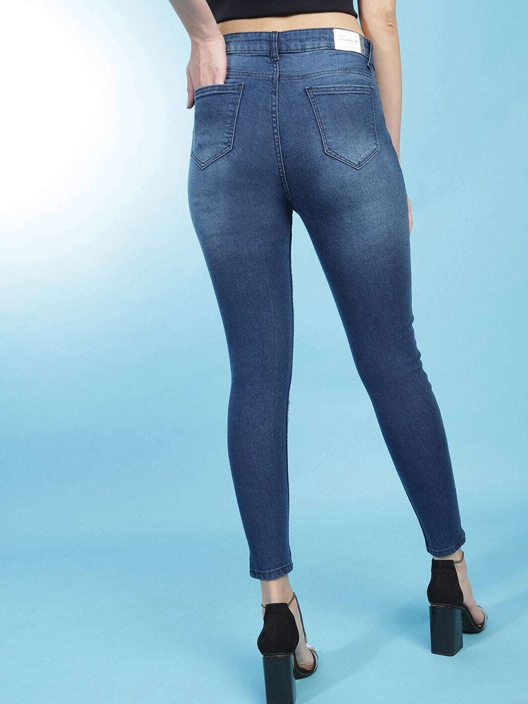 Shop Women Casual Slim-Fit High-Rise Jeans Online.