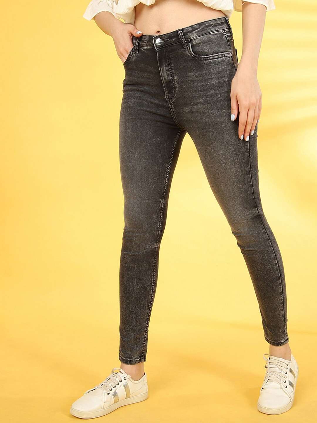 Shop Women Casual Slim-Fit High-Rise Jeans Online.